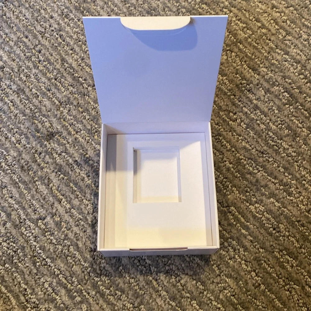 Oculus QUEST 2 64gb -great condition -charging cable and glasses spacer missing
